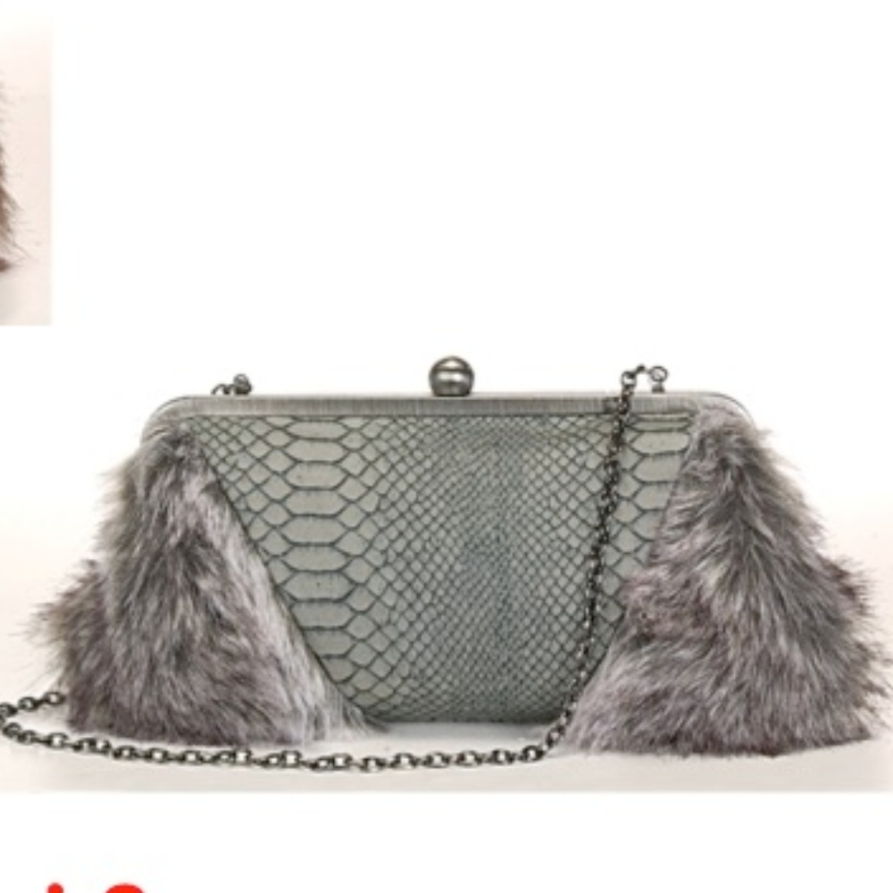 FUR-GRAY-CLUTCH